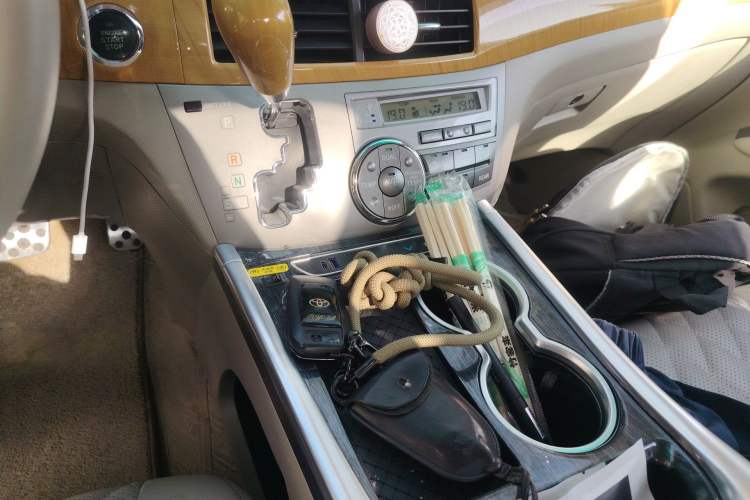 Used Toyota Previa 2006 2.4L 7-Seater Luxury Edition Gear Lever