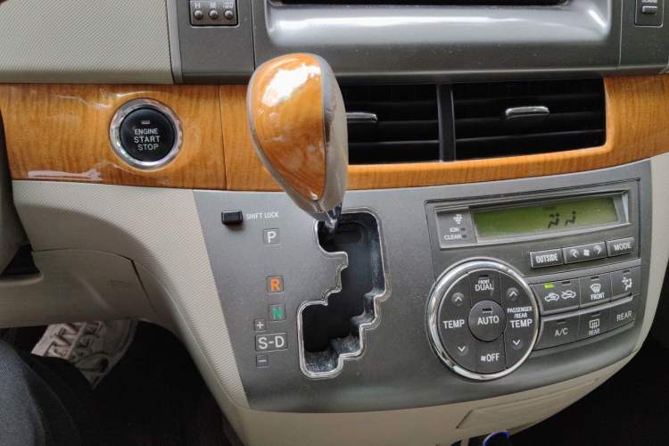 Used Toyota Previa 2006 2.4L 7-Seater Luxury Edition Gear Lever