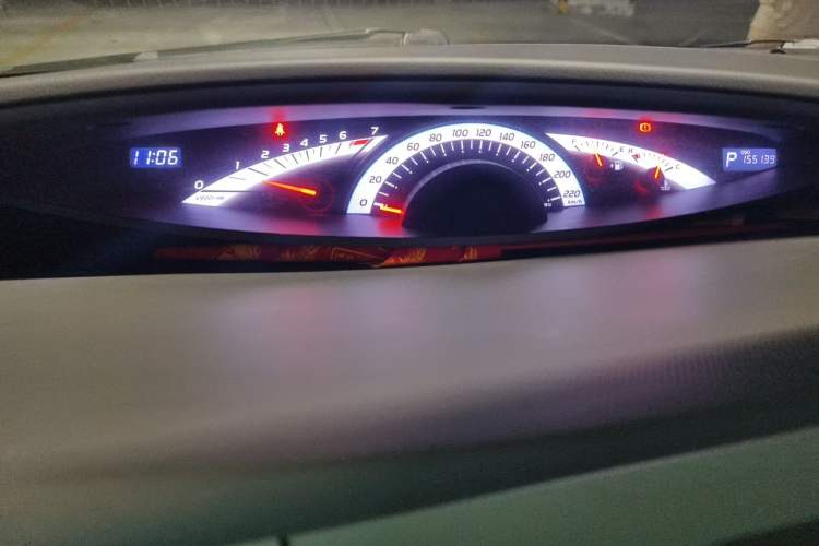 Used Toyota Previa 2006 2.4L 7-Seater Standard Edition Instrument Cluster