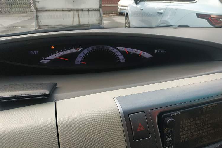 Used Toyota Previa 2006 2.4L 7-Seater Luxury Edition Instrument Cluster