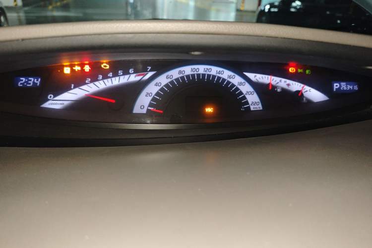 Used Toyota Previa 2006 2.4L 7-Seater Luxury Edition Instrument Cluster