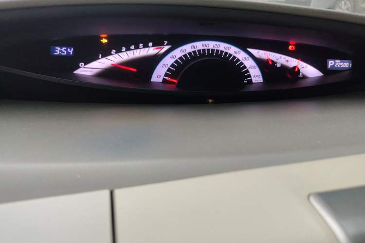 Used Toyota Previa 2006 2.4L 7-Seater Standard Edition Instrument Cluster