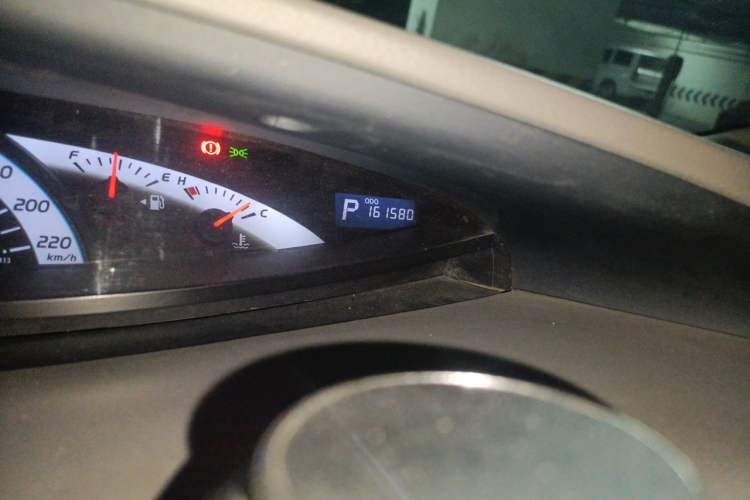 Used Toyota Previa 2006 2.4L 7-Seater Standard Edition Odometer Close Up