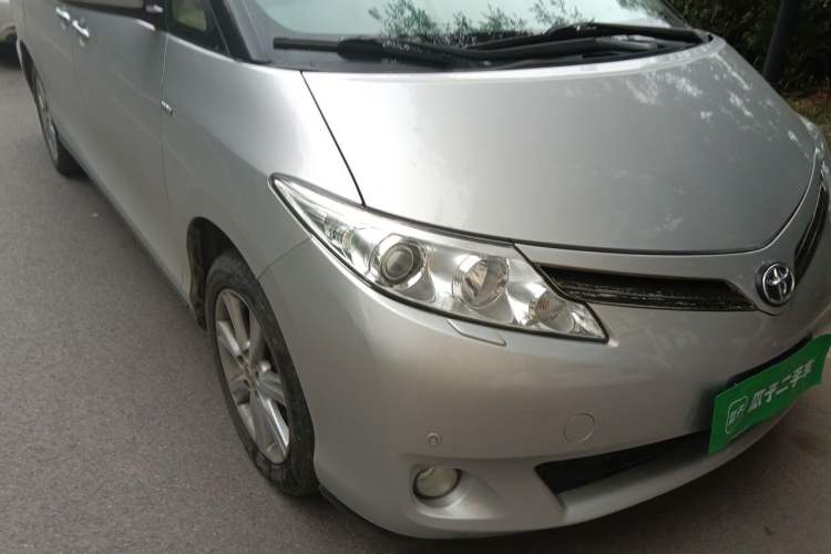 Used Toyota Previa 2006 2.4L 7-Seater Standard Edition Right Front Headlight