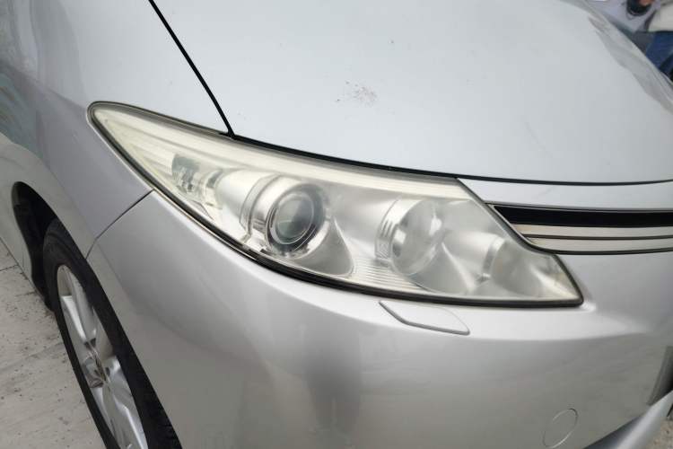 Used Toyota Previa 2006 2.4L 7-Seater Luxury Edition Right Front Headlight
