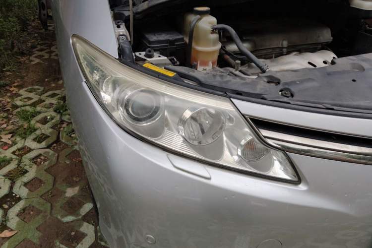 Used Toyota Previa 2006 2.4L 7-Seater Luxury Edition Right Front Headlight