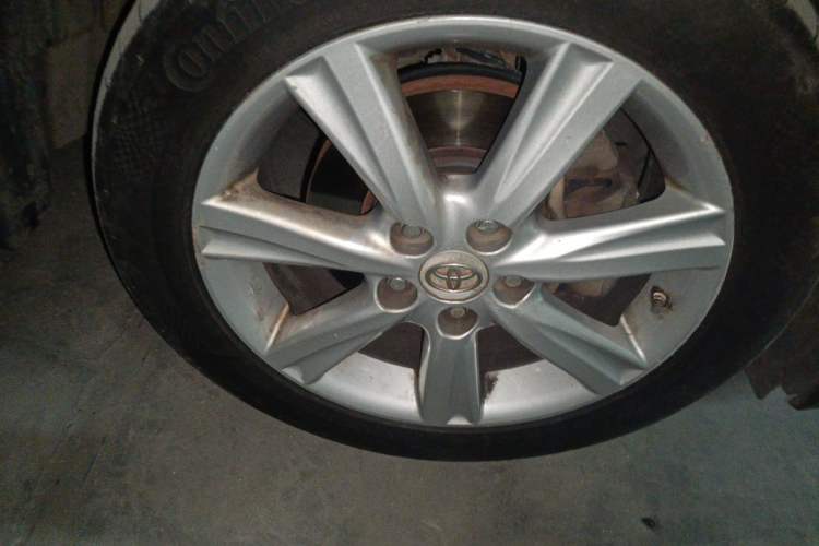 Used Toyota Previa 2006 2.4L 7-Seater Standard Edition Right Front Wheel Hub