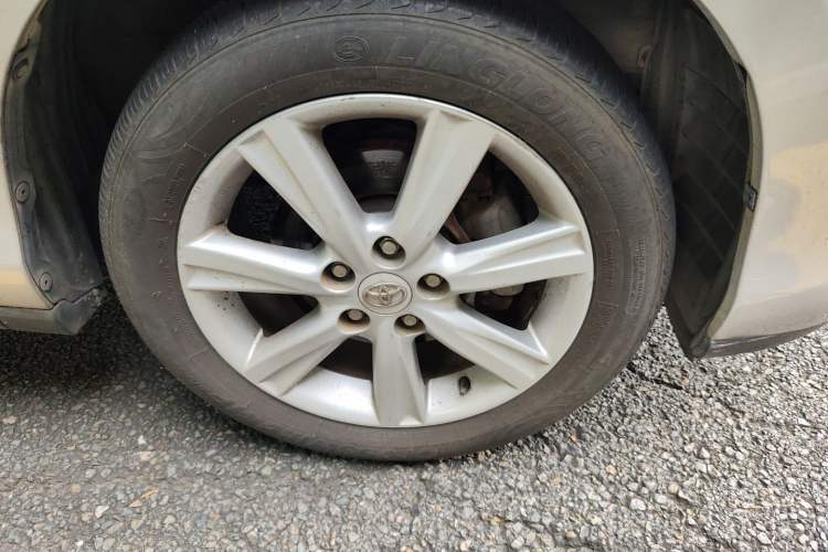 Used Toyota Previa 2006 2.4L 7-Seater Standard Edition Right Front Wheel Hub