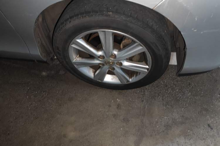 Used Toyota Previa 2006 2.4L 7-Seater Luxury Edition Right Front Wheel Hub