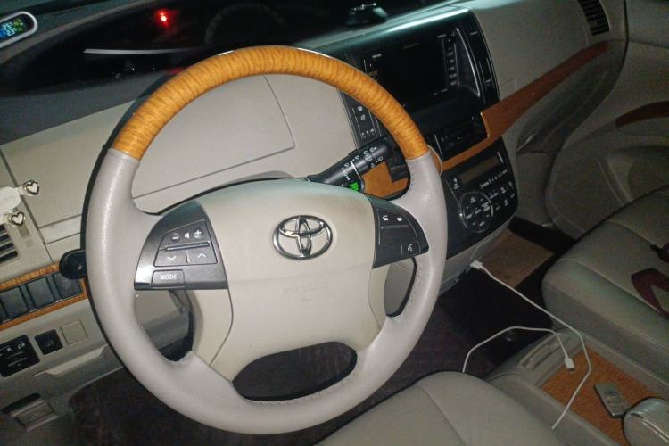 Used Toyota Previa 2006 2.4L 7-Seater Standard Edition Steering Wheel
