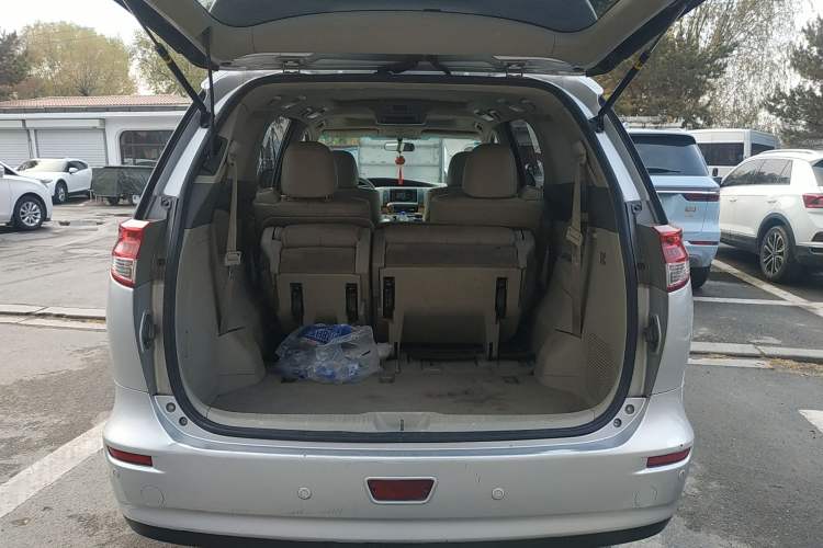 Used Toyota Previa 2006 2.4L 7-Seater Luxury Edition Trunk