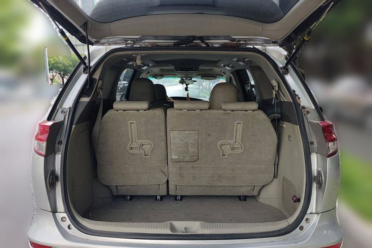 Used Toyota Previa 2006 2.4L 7-Seater Standard Edition Trunk