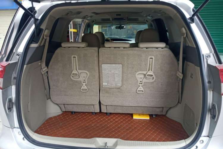 Used Toyota Previa 2006 2.4L 7-Seater Luxury Edition Trunk