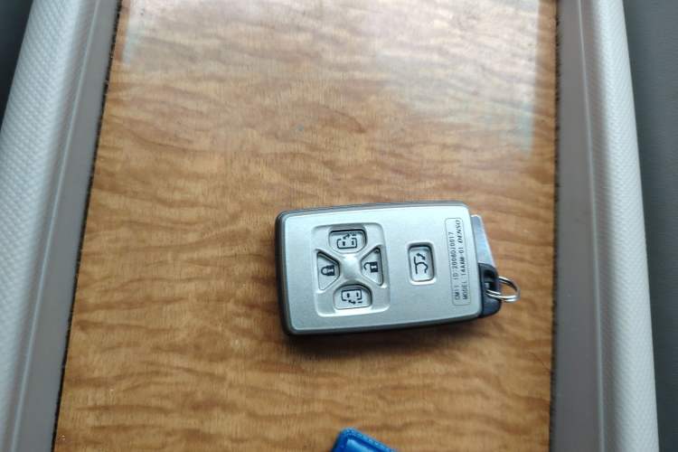 Used Toyota Previa 2006 2.4L 7-Seater Luxury Edition Vehicle Key
