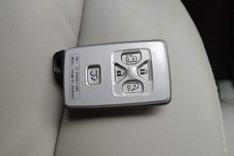 Used Toyota Previa 2006 2.4L 7-Seater Luxury Edition Vehicle Key
