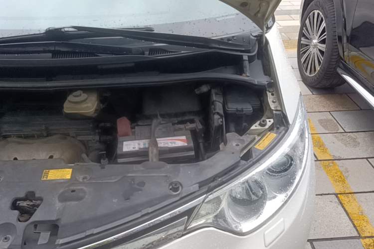 Used Toyota Previa 2006 2.4L 7-Seater Standard Edition Engine Bay Left