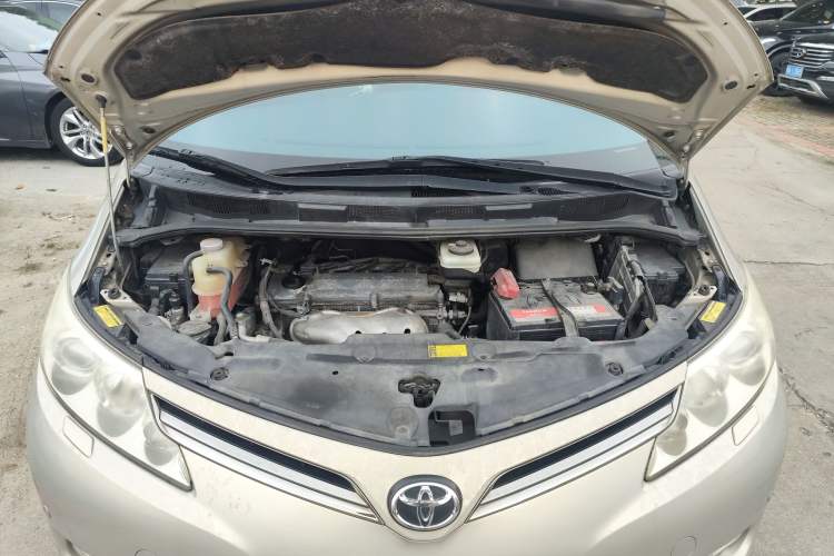 Used Toyota Previa 2006 2.4L 7-Seater Standard Edition Engine Bay
