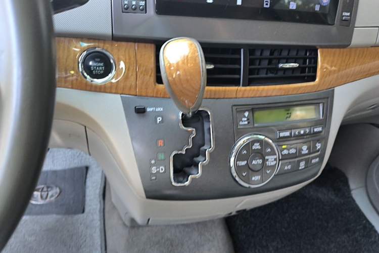 Used Toyota Previa 2006 2.4L 7-Seater Luxury Edition Gear Lever