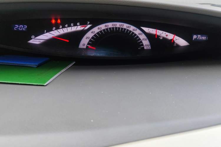 Used Toyota Previa 2006 2.4L 7-Seater Luxury Edition Instrument Cluster