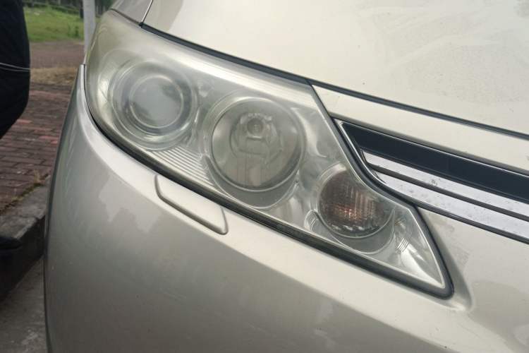Used Toyota Previa 2006 2.4L 7-Seater Luxury Edition Right Front Headlight