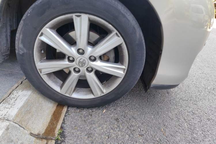 Used Toyota Previa 2006 2.4L 7-Seater Luxury Edition Right Front Wheel Hub
