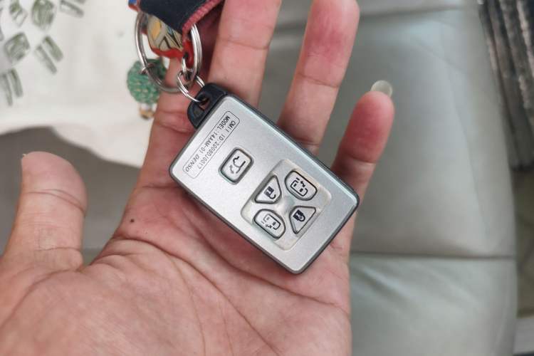 Used Toyota Previa 2006 2.4L 7-Seater Standard Edition Vehicle Key