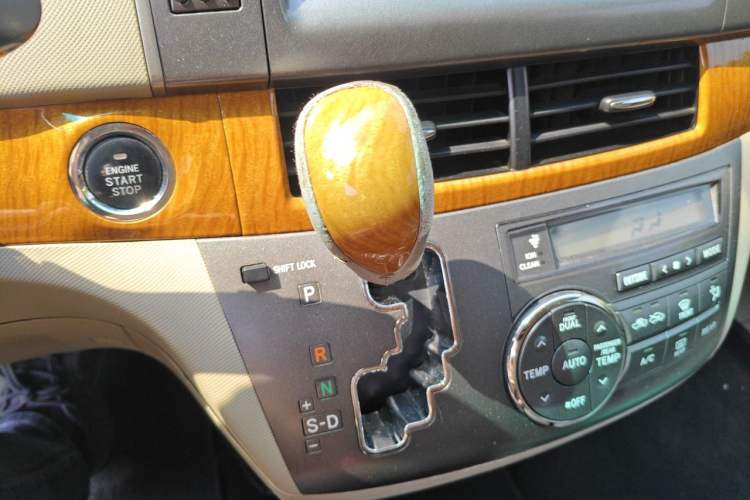 Used Toyota Previa 2007 3.5L 7-Seater Luxury Version Gear Lever