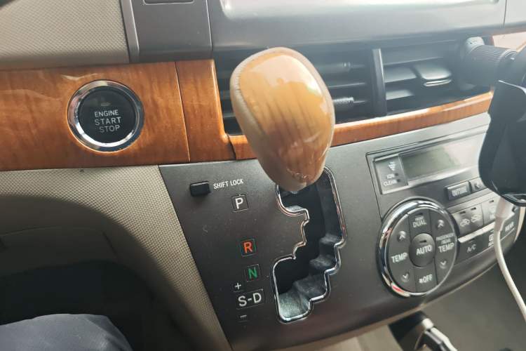 Used Toyota Previa 2007 3.5L 7-Seater Luxury Version Gear Lever