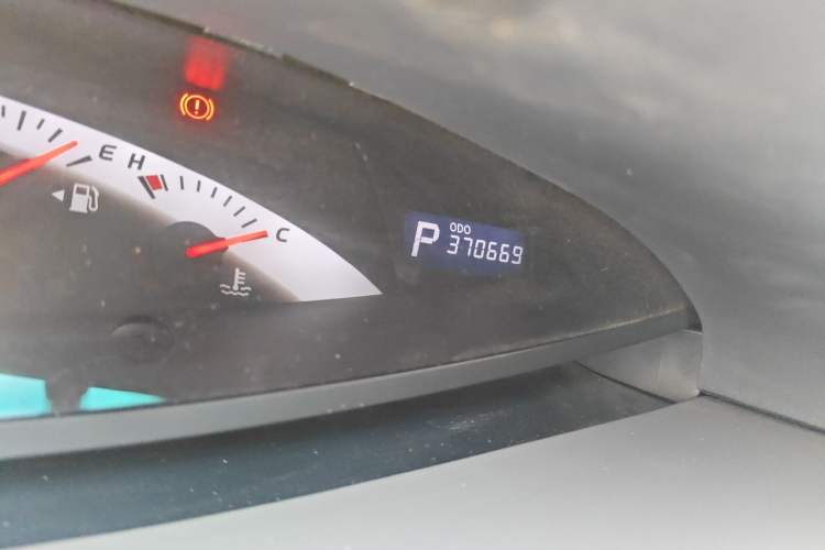 Used Toyota Previa 2007 3.5L 7-Seater Luxury Version Odometer Close Up