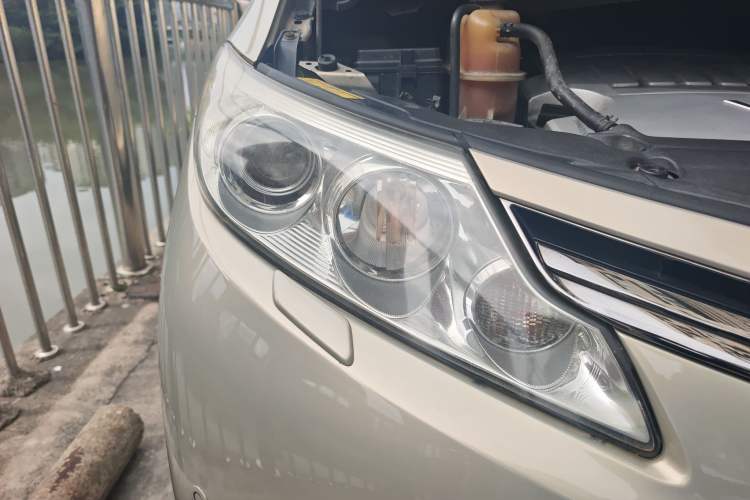 Used Toyota Previa 2007 3.5L 7-Seater Luxury Version Right Front Headlight