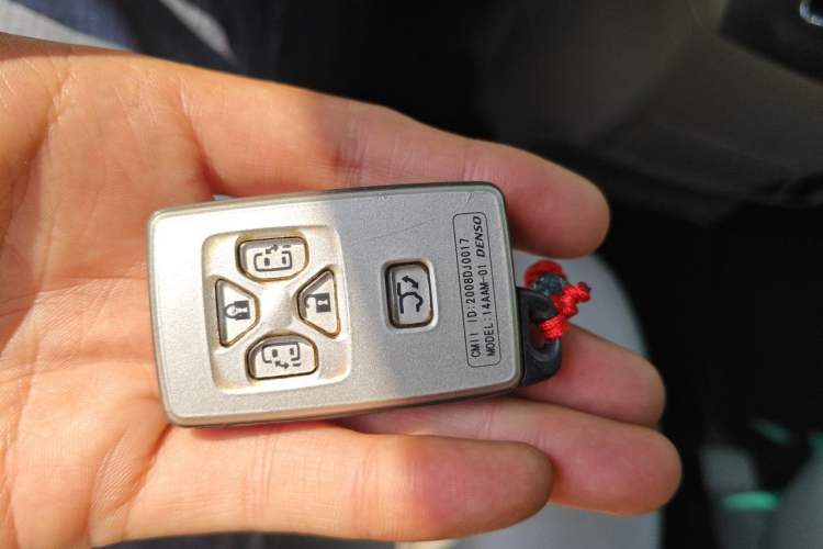Used Toyota Previa 2007 3.5L 7-Seater Luxury Version Vehicle Key