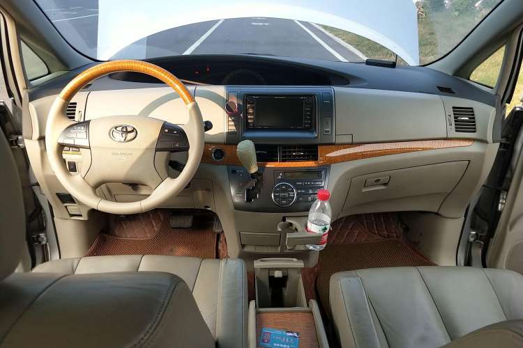 Used Toyota Previa 2007 3.5L 7-Seater Luxury Version Center Console