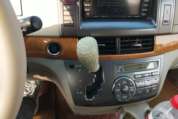Used Toyota Previa 2007 3.5L 7-Seater Luxury Version Gear Lever
