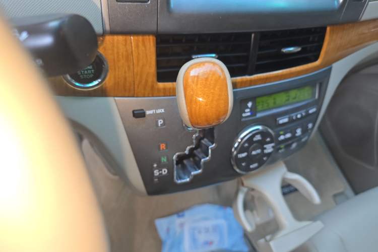 Used Toyota Previa 2007 3.5L 7-Seater Luxury Version Gear Lever
