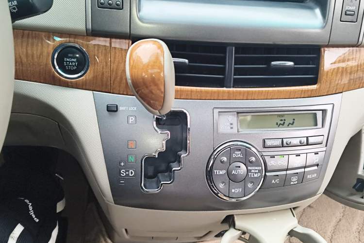 Used Toyota Previa 2007 3.5L 7-Seater Luxury Version Gear Lever