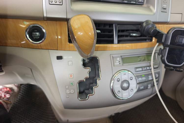 Used Toyota Previa 2007 3.5L 7-Seater Luxury Version Gear Lever