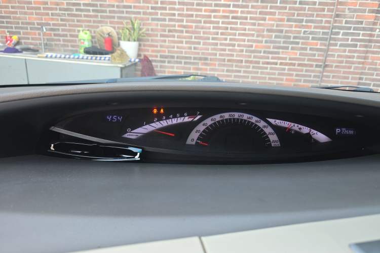 Used Toyota Previa 2007 3.5L 7-Seater Luxury Version Instrument Cluster