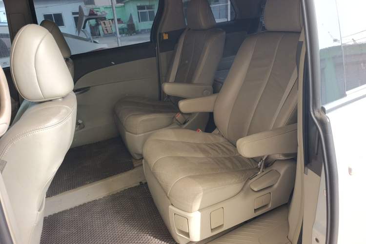 Used Toyota Previa 2007 3.5L 7-Seater Luxury Version Left Rear Seat
