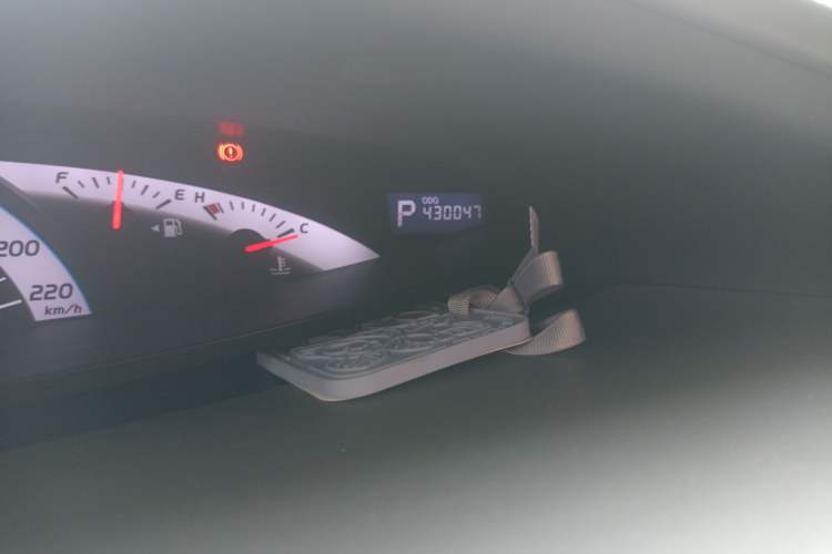 Used Toyota Previa 2007 3.5L 7-Seater Luxury Version Odometer Close Up
