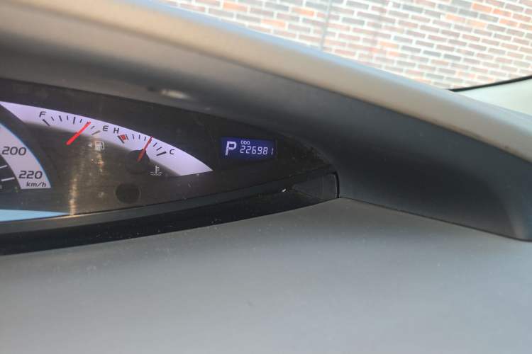 Used Toyota Previa 2007 3.5L 7-Seater Luxury Version Odometer Close Up