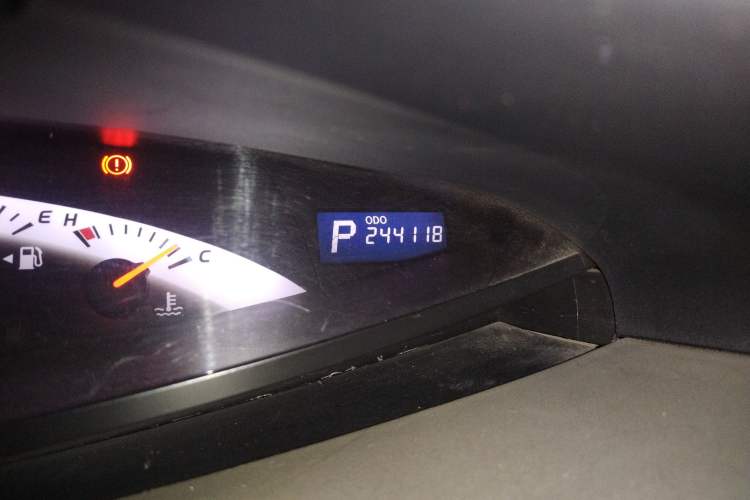 Used Toyota Previa 2007 3.5L 7-Seater Luxury Version Odometer Close Up