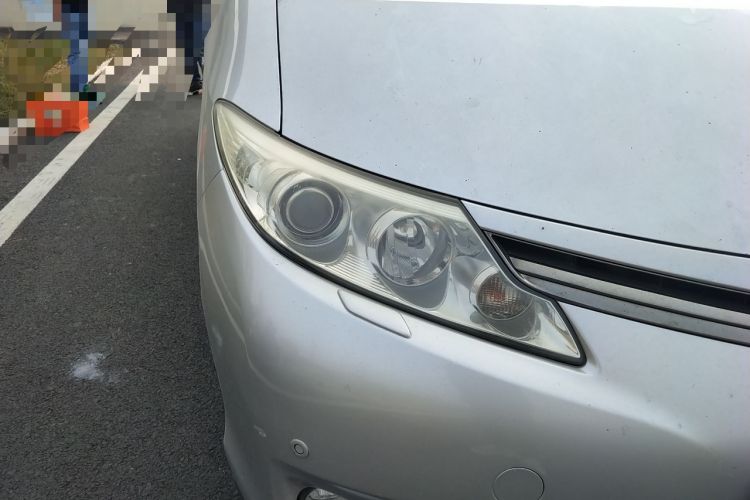 Used Toyota Previa 2007 3.5L 7-Seater Luxury Version Right Front Headlight