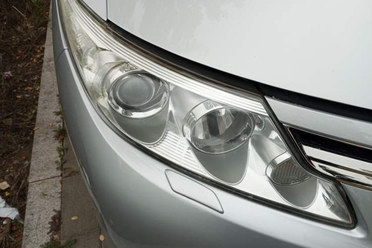 Used Toyota Previa 2007 3.5L 7-Seater Luxury Version Right Front Headlight