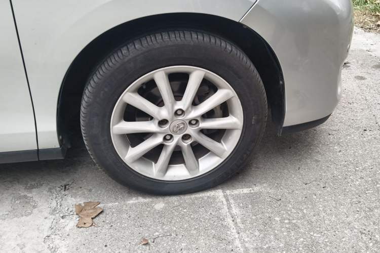 Used Toyota Previa 2007 3.5L 7-Seater Luxury Version Right Front Wheel Hub