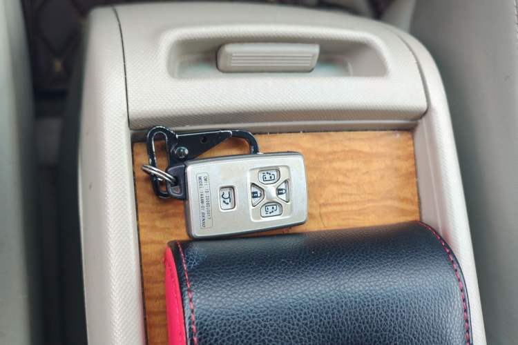 Used Toyota Previa 2007 3.5L 7-Seater Luxury Version Vehicle Key