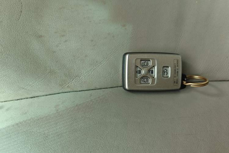 Used Toyota Previa 2007 3.5L 7-Seater Luxury Version Vehicle Key