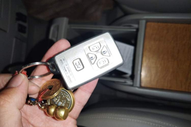 Used Toyota Previa 2007 3.5L 7-Seater Luxury Version Vehicle Key