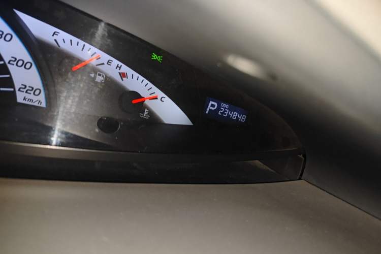 Used Toyota Previa 2007 3.5L 7-Seater Luxury Version Odometer Close Up