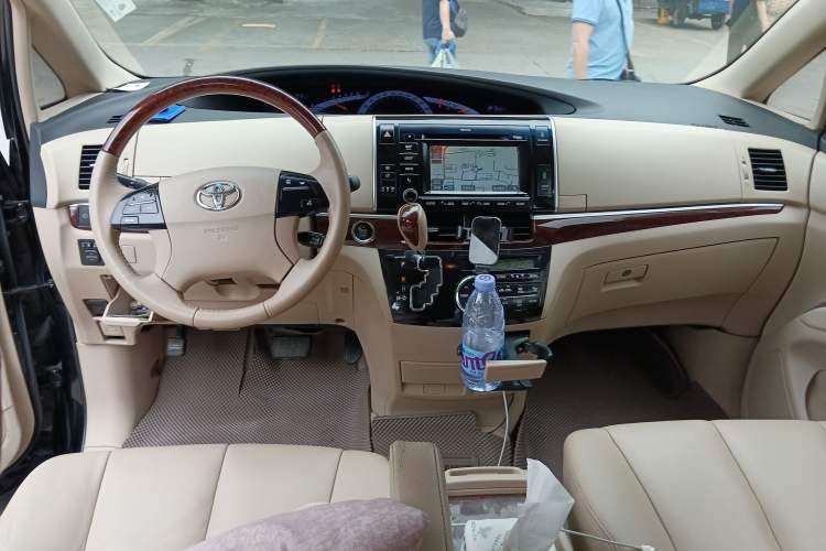 Used Toyota Previa 2012 2.4L 7-Seater Luxury Edition Center Console
