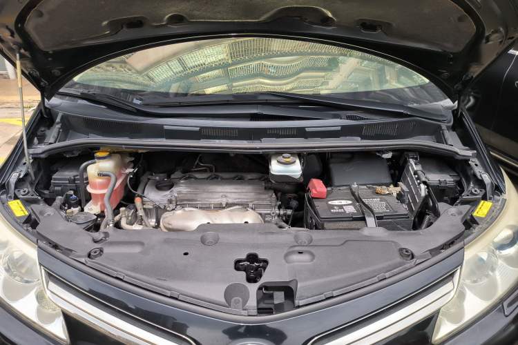 Used Toyota Previa 2012 2.4L 7-Seater Standard Edition Engine Bay